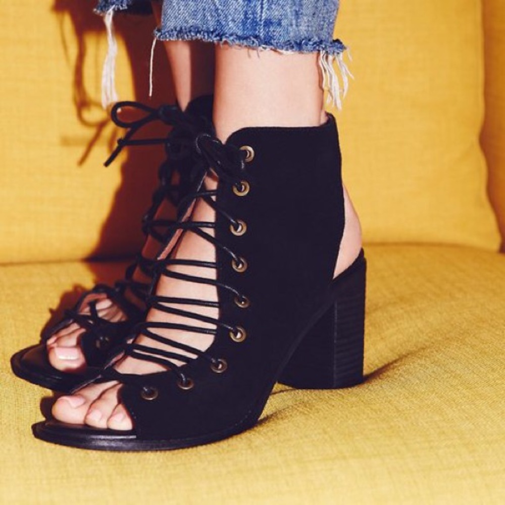 NIB Jeffrey Campbell Minimal Laceup Block Heel